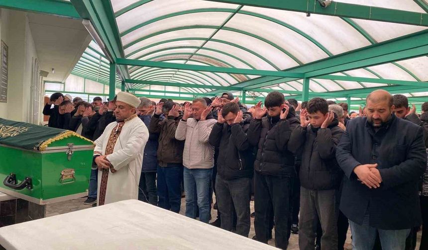 Sahurda fenalaştı, hastanede hayatını kaybetti