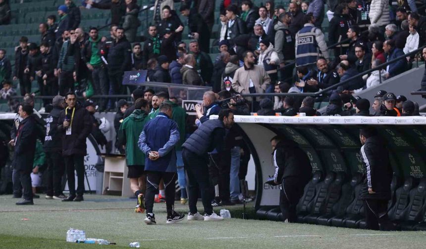 Selçuk İnan'dan görülmemiş protesto