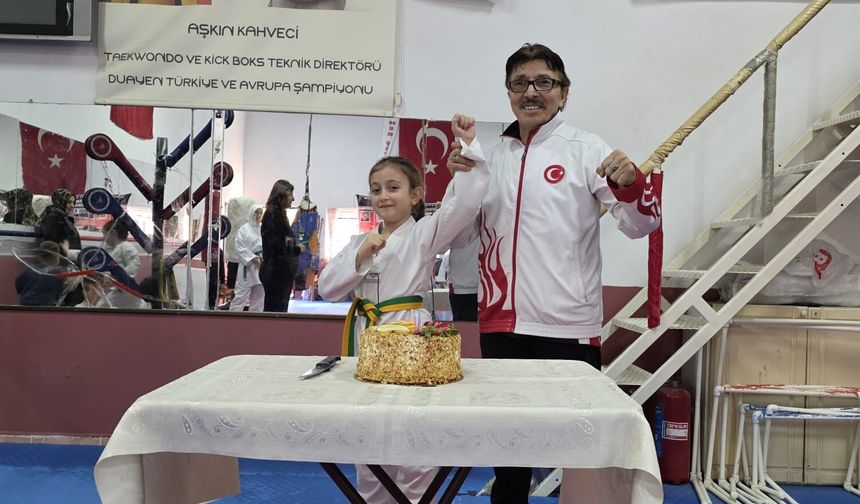 İkra Yeni Yaşını Tatamide Kutladı