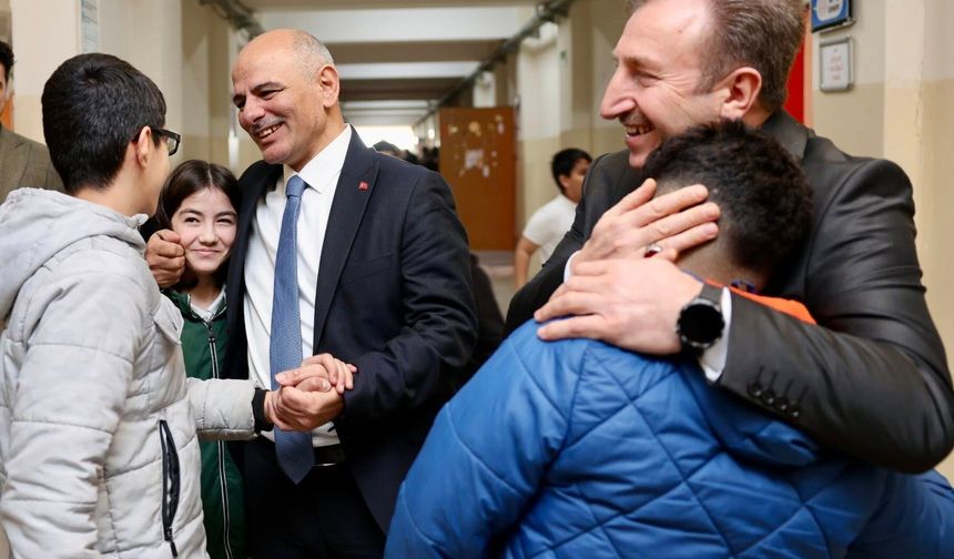 Başkan Söğüt, Haftaya Öğrencilerle Başladı