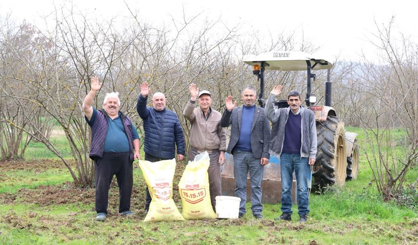 Gübreler Toprakla Buluşuyor, Çiftçinin Yüzü Gülüyor