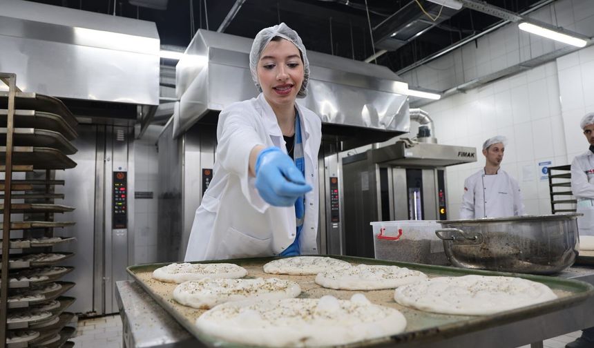 Gençlerden İftar Sofralarına Sıcak Dokunuş