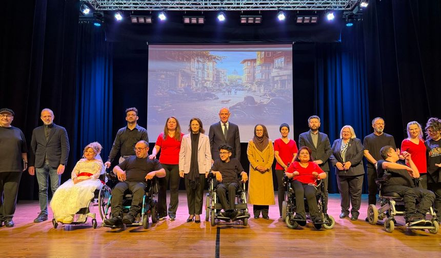 Kocaeli’de “Engelsiz Sanat”  Büyüledi