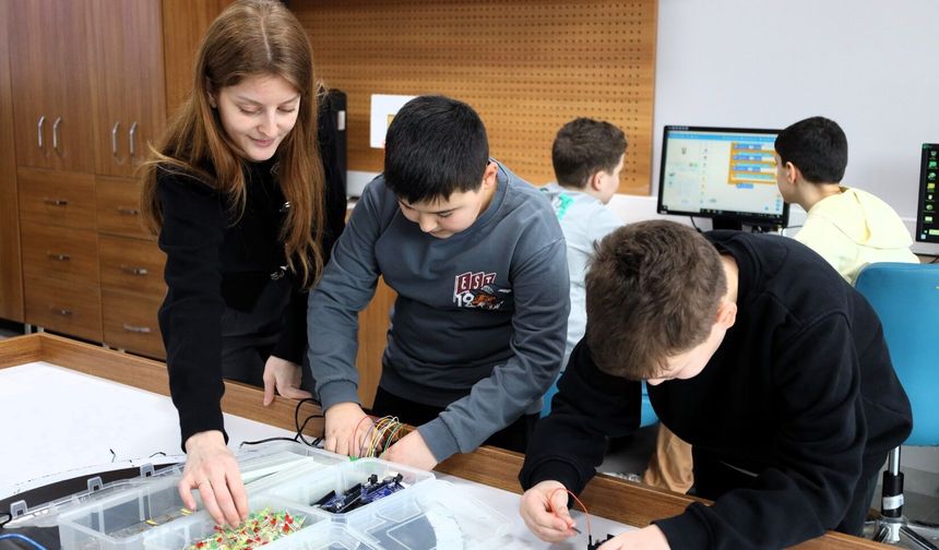 Kocaeli’nin Geleceği Bilgievleri’nde Şekilleniyor