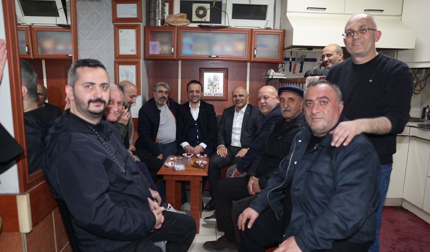 “Temel’in Kahvesi”nde Çaylı Sohbet