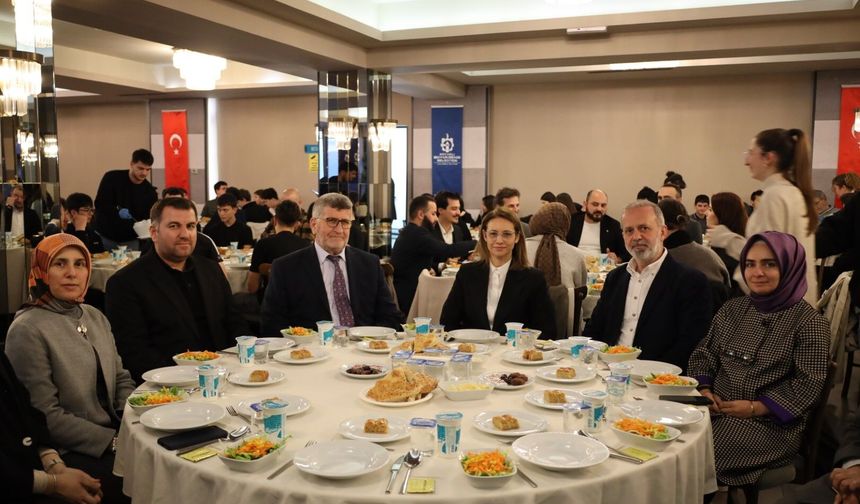 “Samanyolu’nda Ziyafet” Gençlerin Rehberi Oldu