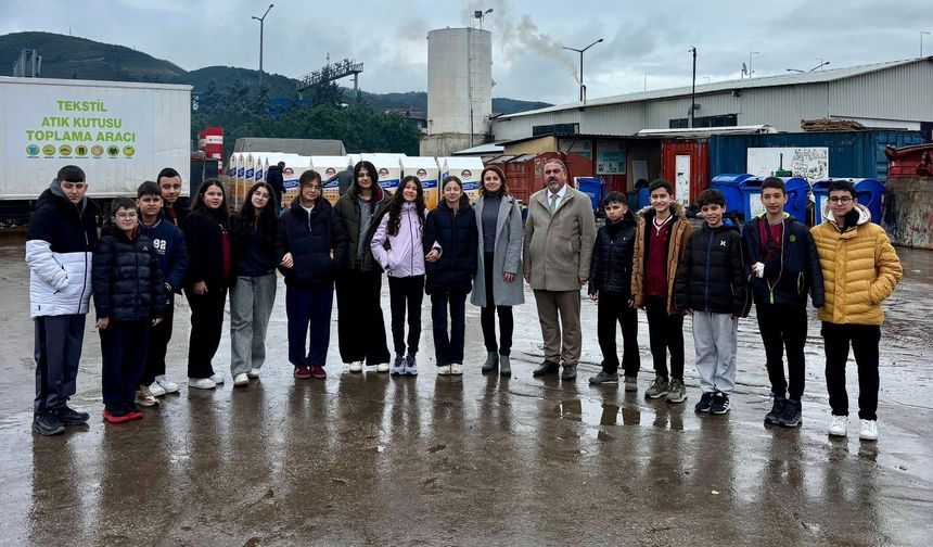 Öğrencilerden Atık Getirme Merkezi’ne Ziyaret