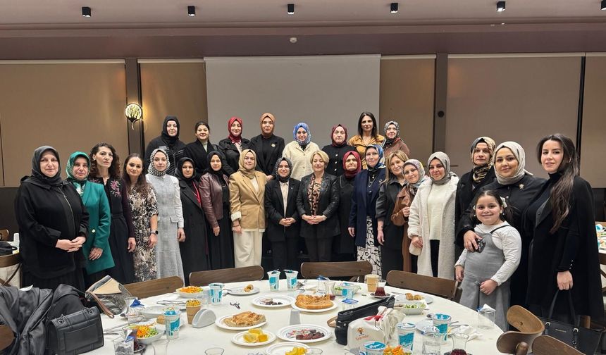 AK Kadınlar 8 Mart’ta Aynı Sofrada Buluştu"