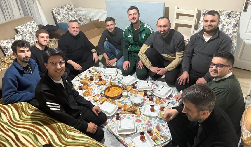 Öğrenciler İstedi, Başkan Dokuzlar Yaptı: Sahurda Menemen Sürprizi