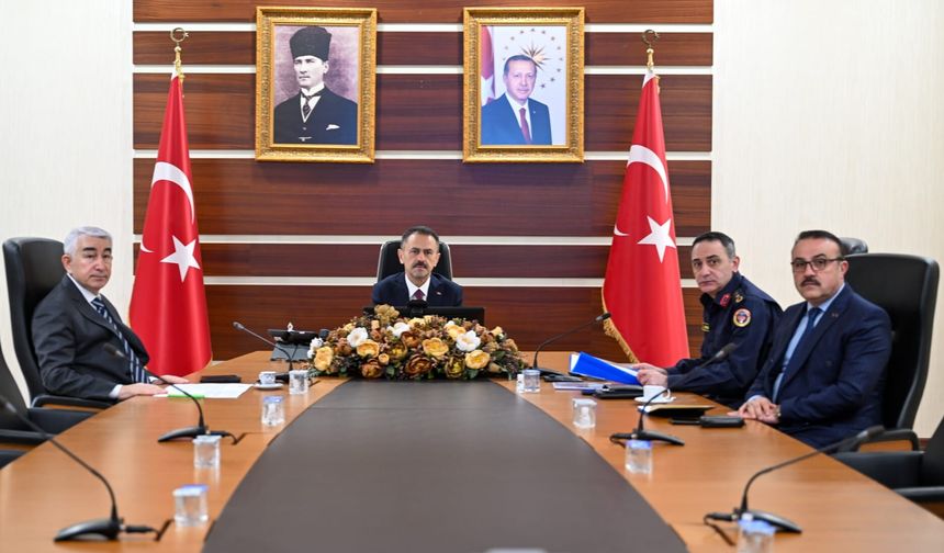 Vali Aktaş, İçişleri Bakanı ve Milli Eğitim Bakanı İle VKS Toplantısına Katıldı