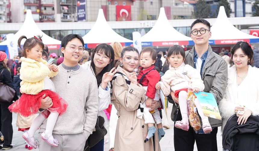 23 Nisan Coşkusu Sınırları Aştı