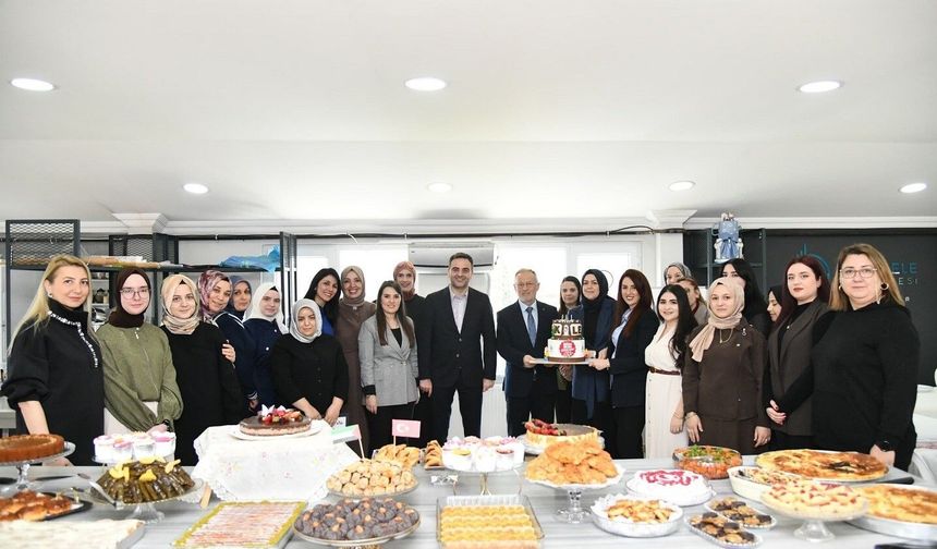 Başiskeleli kadınlar pastacılık sertifikalarını aldı
