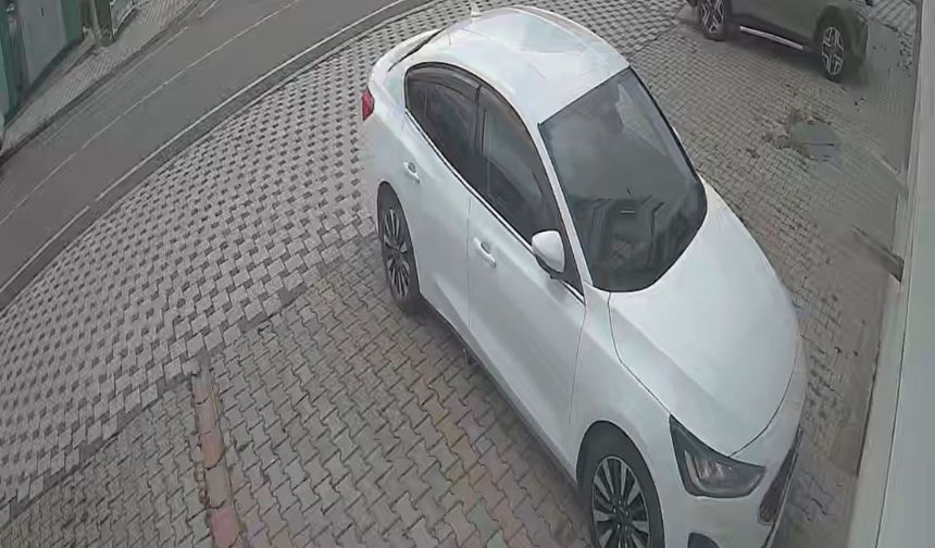 Çarpışan araçlardan biri takla attı, 7 kişi yaralandı: Kaza anı kamerada