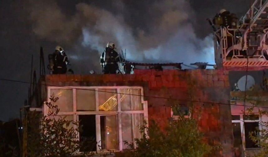 Çatı katında yangın paniği