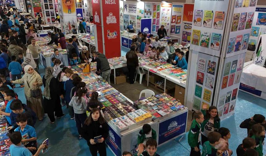 Darıca 5. Kitap Fuarı'nı binlerce kişi ziyaret etti