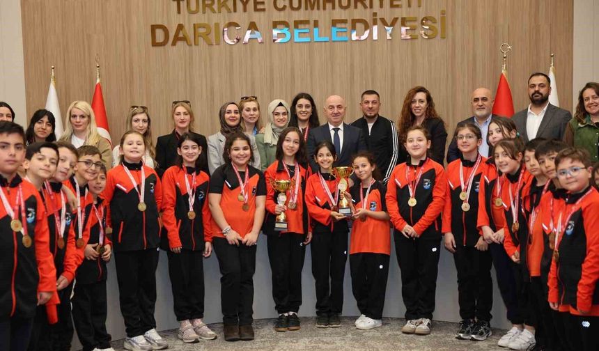 Darıca Belediyesi halk oyunları ekibi Kocaeli şampiyonu oldu