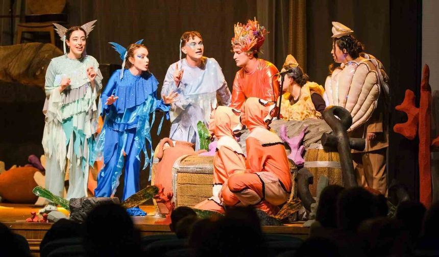 İzmit Körfezi'nin temizlik serüveni tiyatro sahnesinde