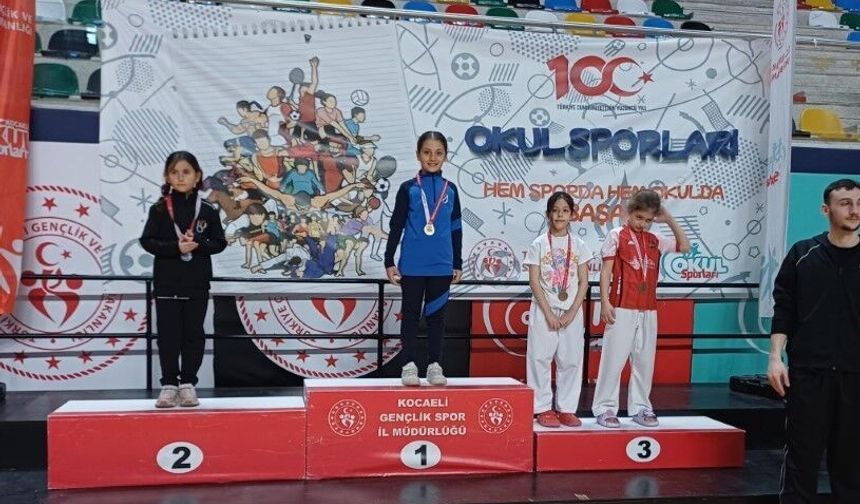 Kartepe'nin karateci yıldızlarından madalya yağmuru