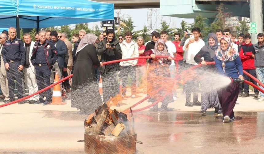 Kırsalda yangına ilk müdahale kadınlardan