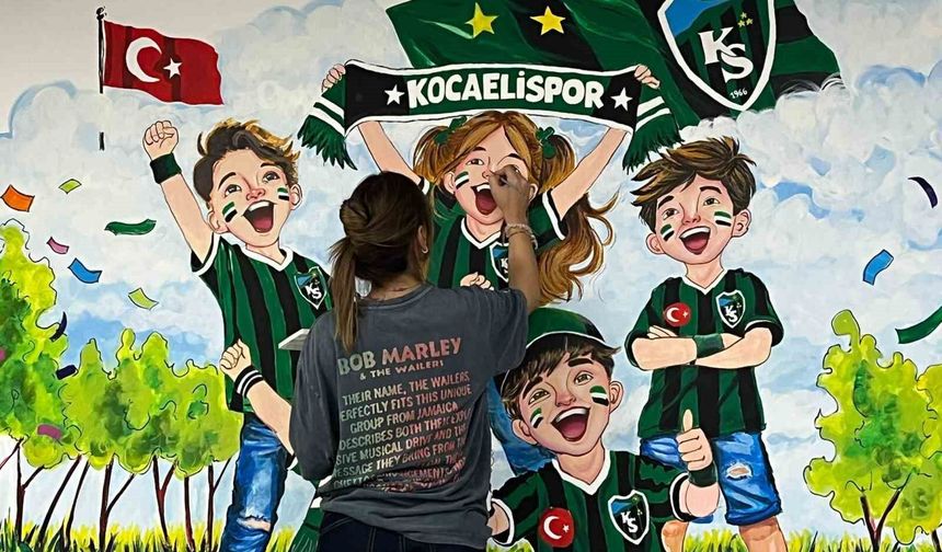 Liseli öğrencilerden Kocaelispor'a özel duvar resmi
