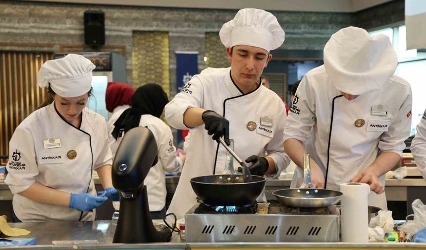 Liseli şefler 'Gastro Genç 2026' ile yeteneklerini sergiledi