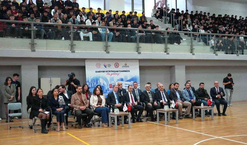 Sanayinin kalbi Gebze'de geleceğin ustaları iş dünyasıyla buluştu
