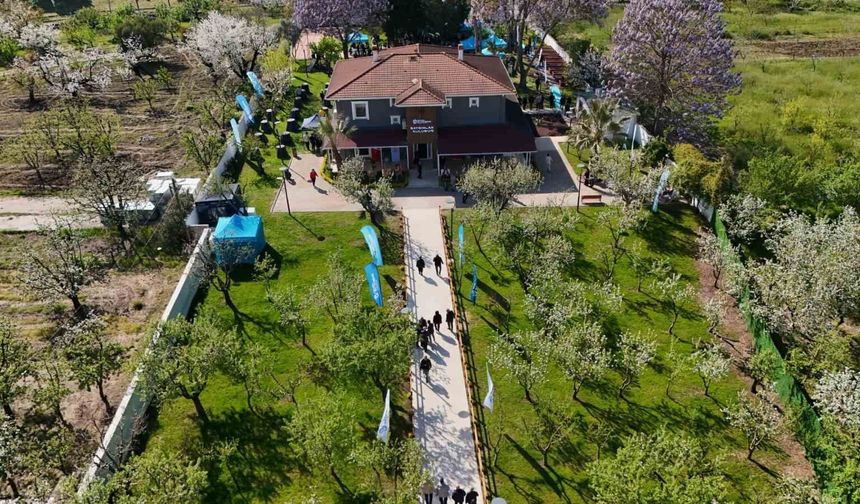 Saygınlar Kulübü Gölcük'te hizmete açıldı