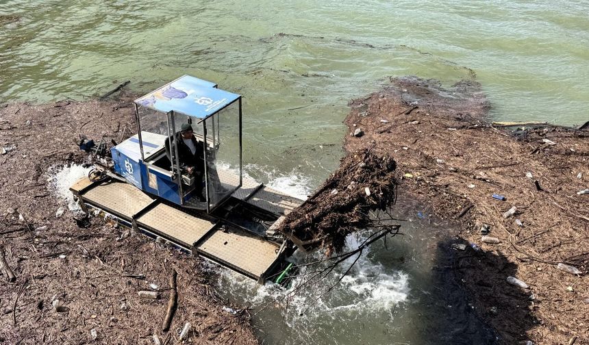 Yüzde 100 Doluluğa Ulaşan Yuvacık Barajı'ndan 9 Kamyon Atık Çıkarıldı