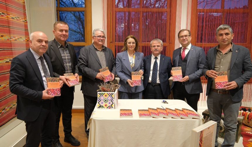 “Manavların” Kültür Hafızası Bu Kitapta Toplandı