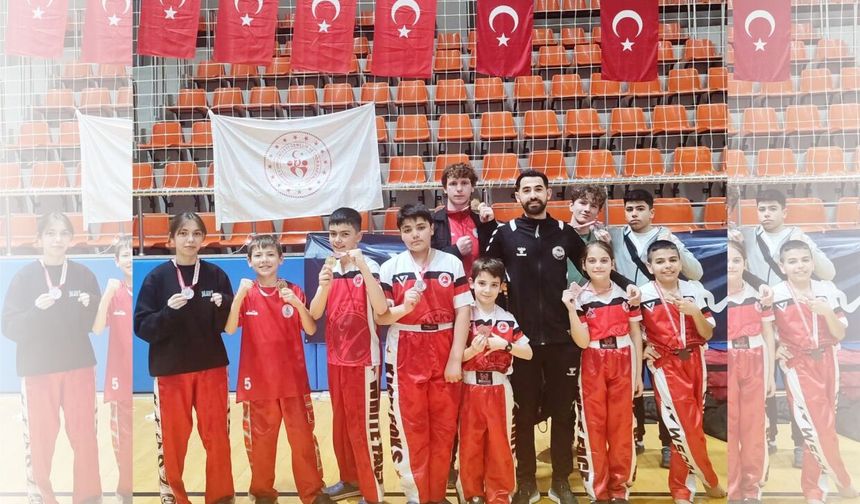 Körfezli Küçük Kick Boksçular Kandıra’da Madalyaları Topladılar