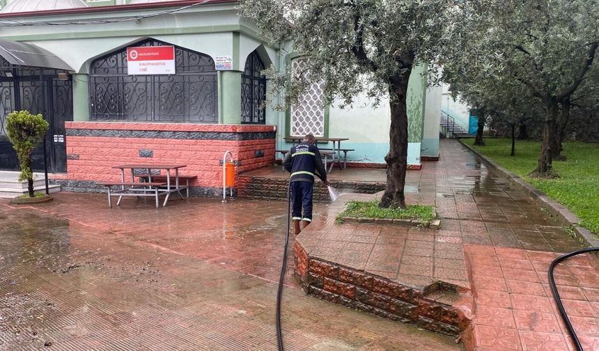 Gölcük Belediyesi’nden Bayram Öncesi Temizlik Seferberliği