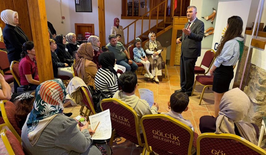 Gölcük’te Anneler Günü’nde “Felsefe Atölyesi” Buluşmasıa