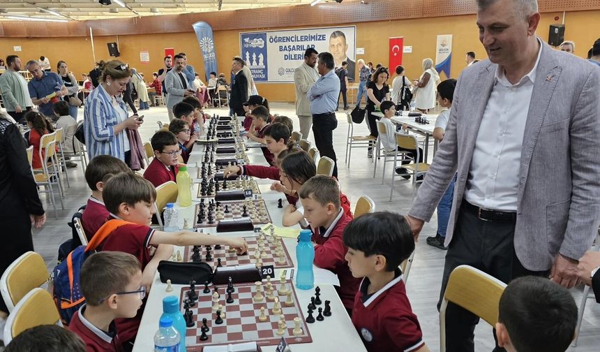 Gölcük’te 235 Öğrenci Satrançta En İyi Hamle Mücadelesine Başladı