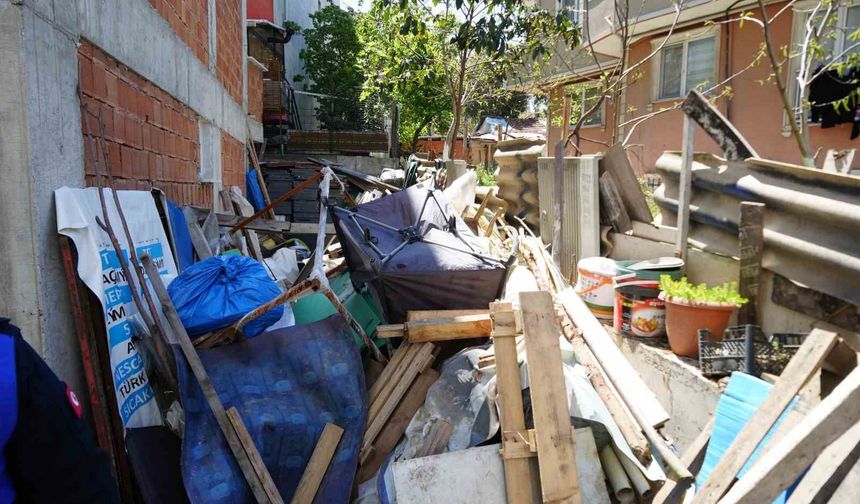 Bahçesinden 12 kamyon atık çıktı: 'Zaten temizleyecektim, şikayet beni rahatsız etti'