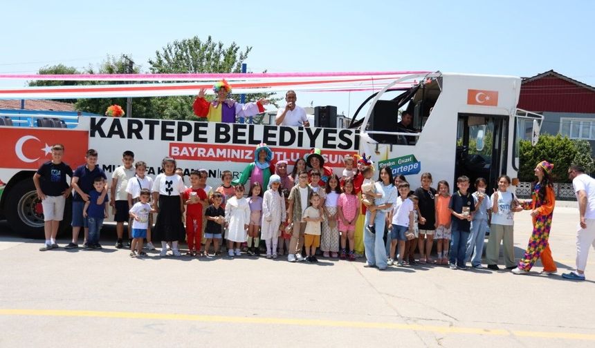 Gezici bayram otobüsü Kartepe'de çocuklarla buluşacak