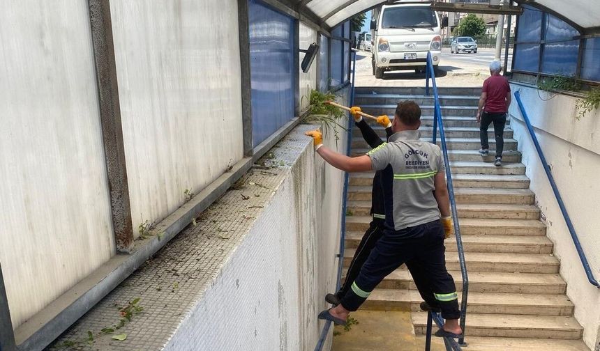 Gölcük'te bayram öncesi temizlik çalışması