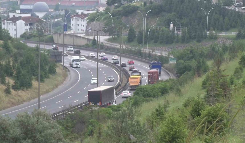 Kocaeli'de bayram tatilinin 3. gününde trafik akıcı seyrediyor