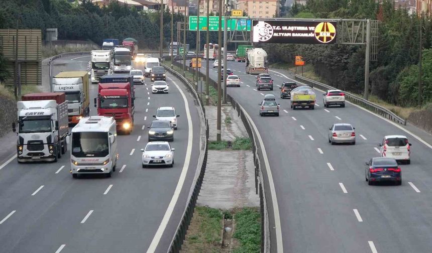 Kocaeli'de bayram trafik tedbirleri kapsamında ağır vasıta geçişlerine kısıtlama