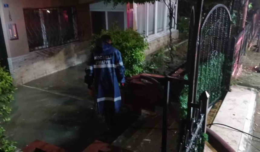 Kocaeli'de sağanak etkili oldu: ev ve iş yerlerini su bastı