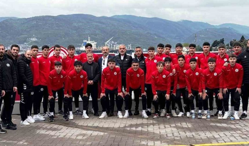 U18 Türkiye Futbol Şampiyonası'nda Körfez Gençlerbirliği sahaya çıkıyor