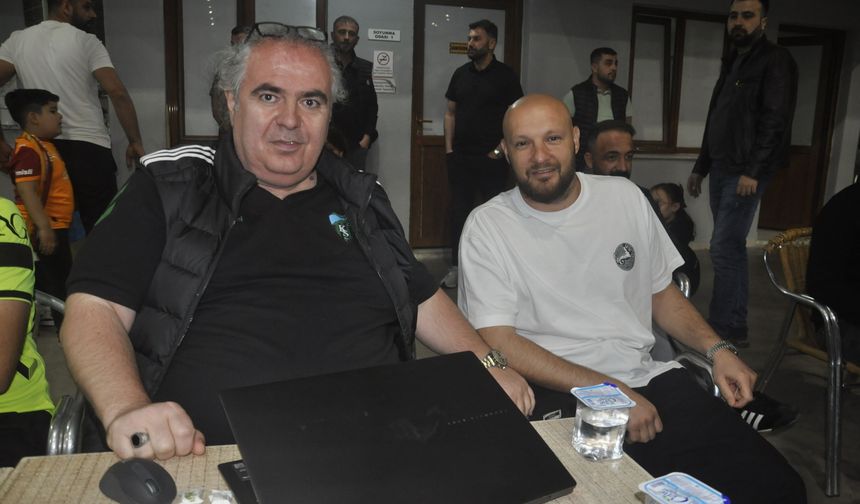 Kaptan Gökhan da Altın Kiraz'da Maçları İzledi