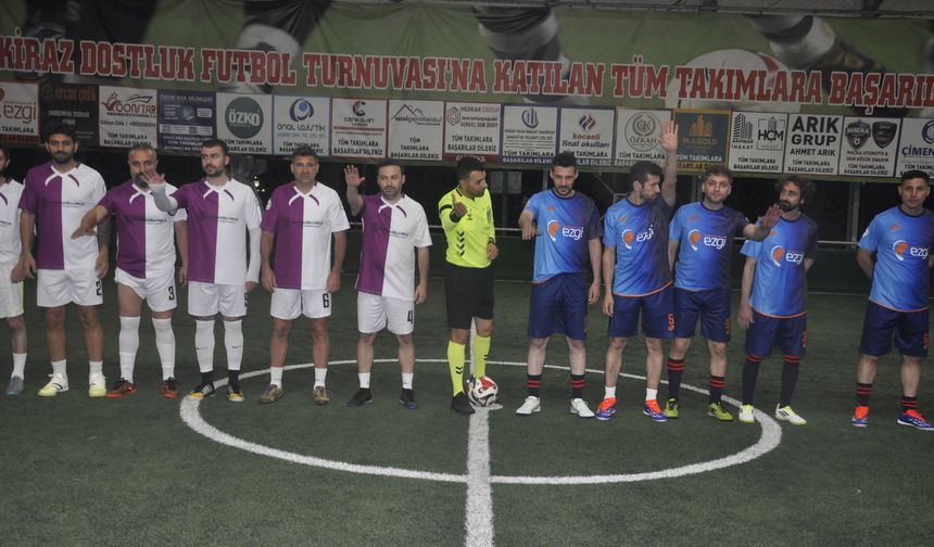 Altın Kiraz’da Futbol Resitali Sürüyor
