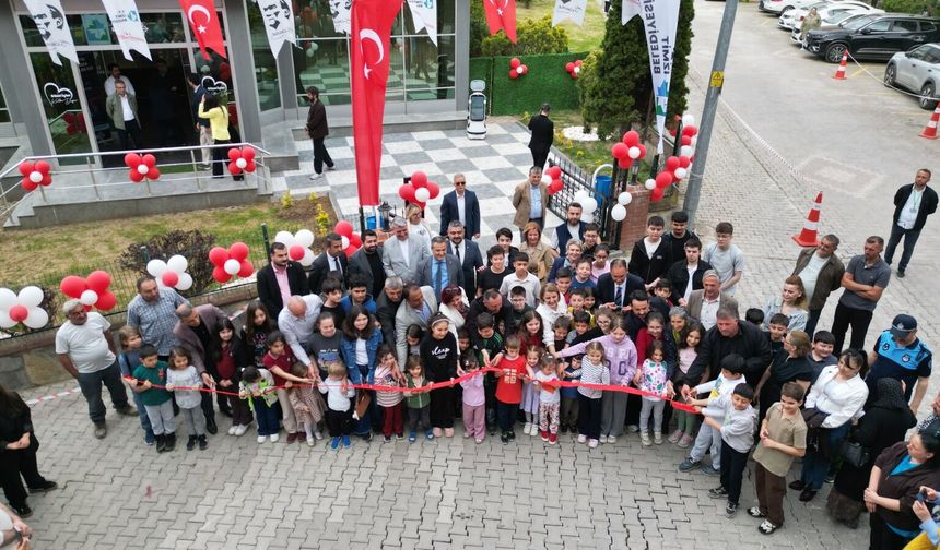İzmit Belediyesi Robotik Kodlama ve Yazılım Evi Kapılarını Açtı