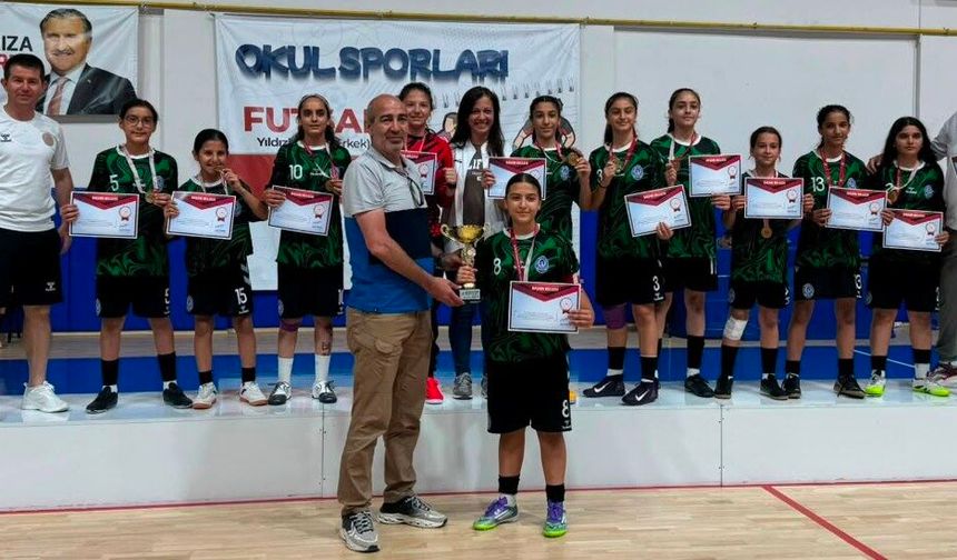 Körfez Petkim OO Kızları Türkiye şampiyonu oldu