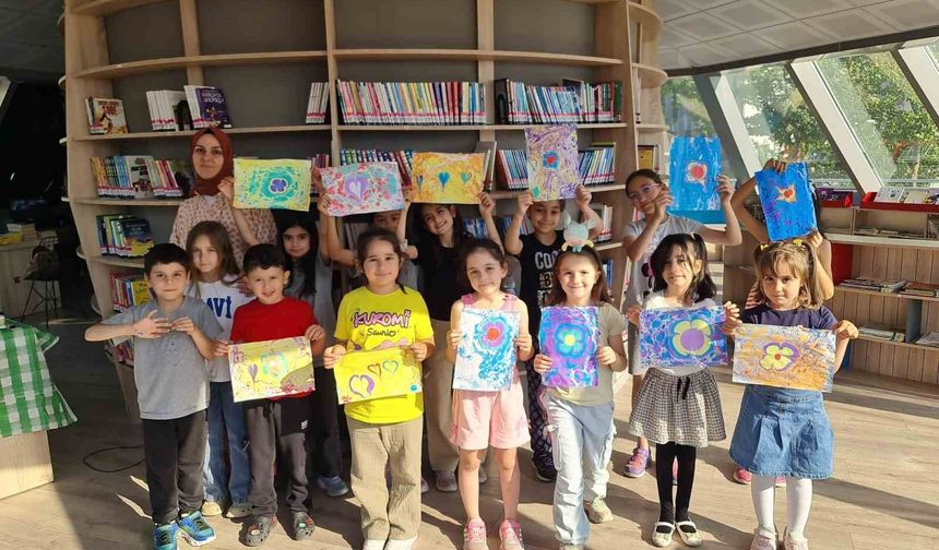 Başiskele'de çocuklar ebru sanatıyla tanıştı