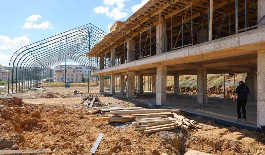 Darıca'da 100 milyon lira destekli spor kompleksinin inşası sürüyor