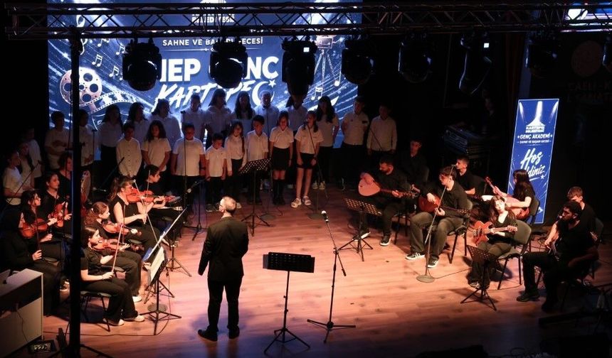Genç Akademi'de yetenekler sahneye çıktı