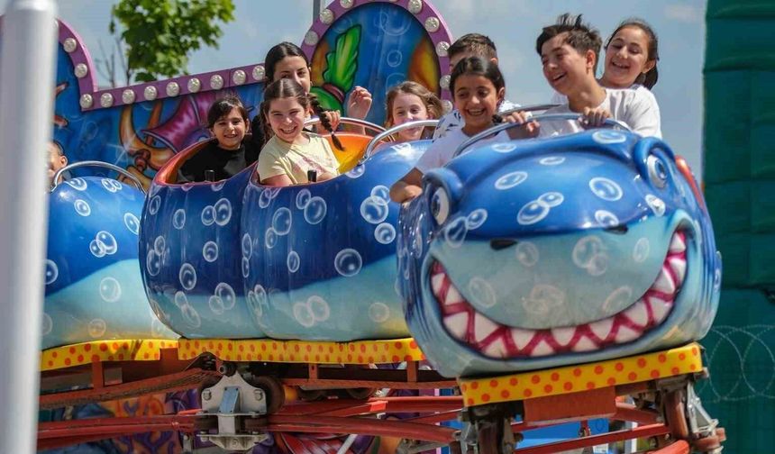 Karneval Çocuk Şenliği on binleri buluşturdu