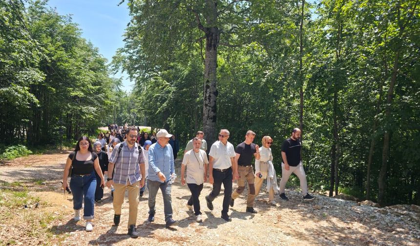 Gençler, Kuzuyayla’da Doğayı Sayfa Sayfa Keşfetti