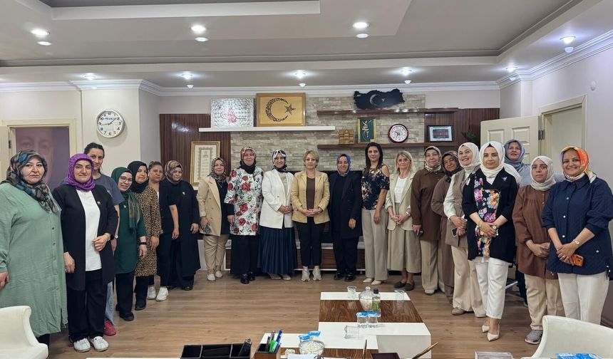 AK Kadınlar Kocaeli'de Seferberlik Başlattı: "GÜÇLÜ TEŞKİLAT KADINLA MÜMKÜN"